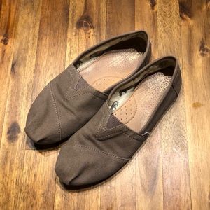Cute Brownish Gray TOMS